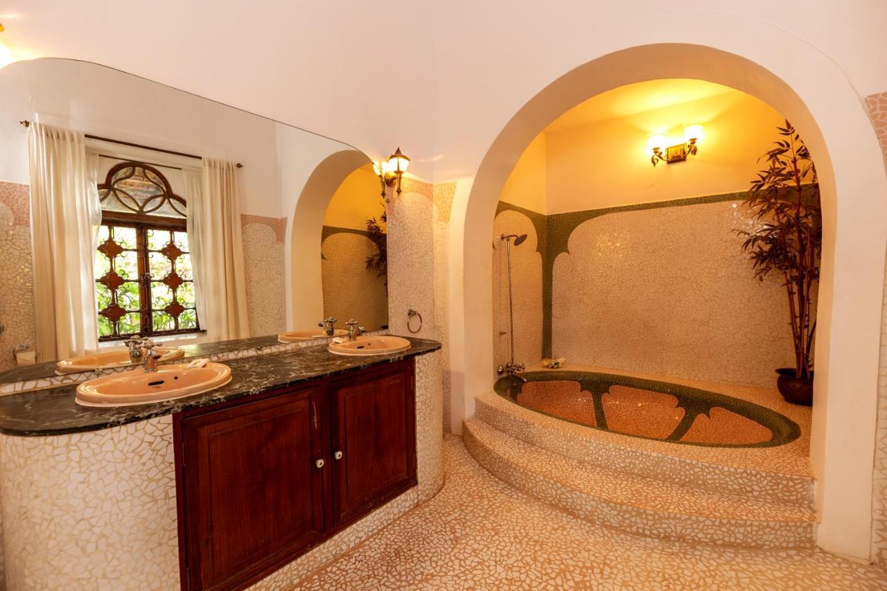 Marbella Guest House Sinquerim Bagian luar foto